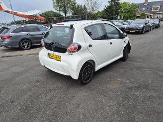 Damaged car Toyota Aygo 1.0 12v 2012/10