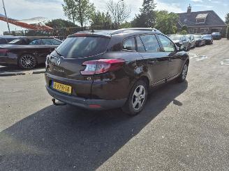 uszkodzony samochody osobowe Renault Mégane Grandtour 1.5 dCi 2013/6