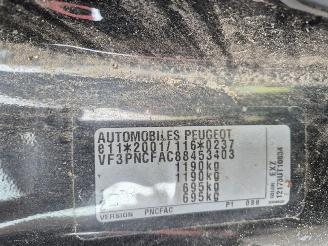 Peugeot 107 1.0 picture 8