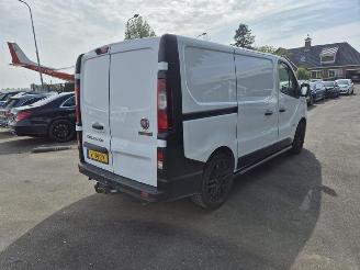 dañado vehículos comerciales Fiat Talento 1.6 MultiJet 2018/8