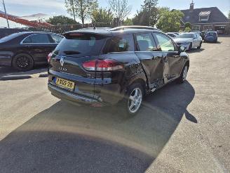 krockskadad bil auto Renault Clio GrandTour 0.9 TCe 2014/7