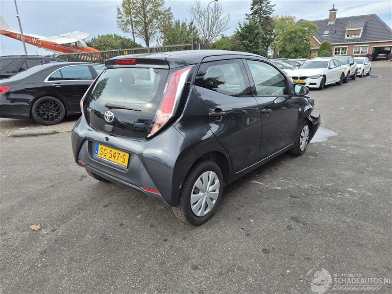 Toyota Aygo 1.0 12v