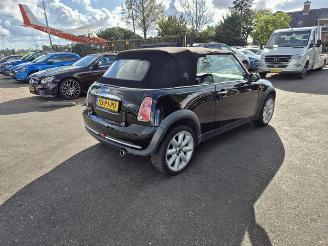 Voiture accidenté Mini Cooper Cabrio 1.6 16v 2004/7