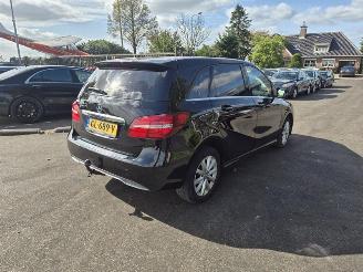 Auto incidentate Mercedes B-klasse 180 2015/6