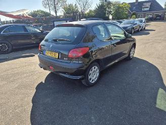 krockskadad bil auto Peugeot 206 1.4 2005/1
