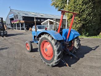 Ford  Super Dexta picture 2