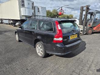 Volvo V-50 2.4 picture 2