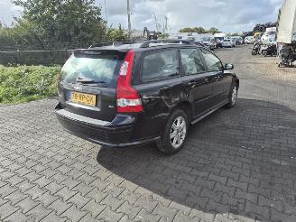Vrakbiler auto Volvo V-50 2.4 2005/6