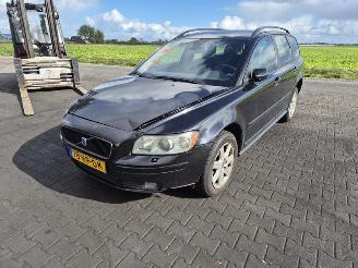 Volvo V-50 2.4 picture 3