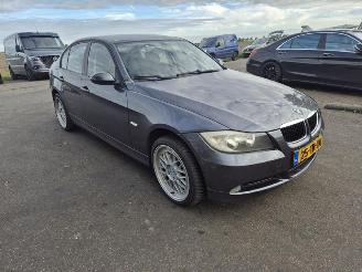 BMW 3-serie 320i picture 4