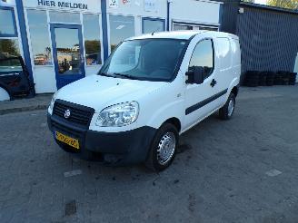 krockskadad bil bedrijf Fiat Doblo 1.9 MultiJet Basis 2009/7
