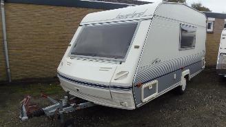 Vaurioauto  caravans Beyerland  Vitesse 460 1997/5