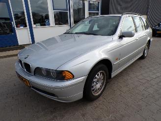 skadebil auto BMW 5-serie Touring 520i Lifestyle Edition 2003/5