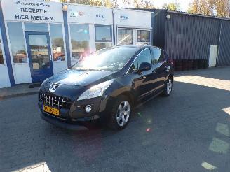 krockskadad bil auto Peugeot 3008 1.6 VTi Premi Tre 2009/7