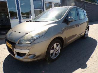 krockskadad bil auto Renault Scenic 1.4 TCE  Dynamique 2009/10