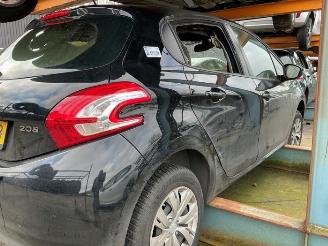 rozbiórka samochody osobowe Peugeot 208 208 I (CA/CC/CK/CL), Hatchback, 2012 / 2019 1.2 Vti 12V PureTech 82 2013/4