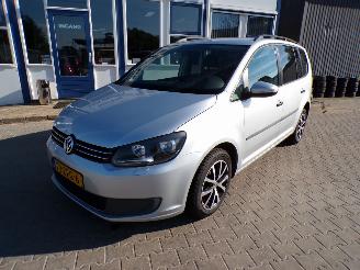 Unfallwagen Volkswagen Touran 1.6 TDI Comfortline BlueMotion 7P. 2012/10