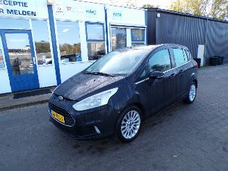 krockskadad bil auto Ford B-Max  2013/4