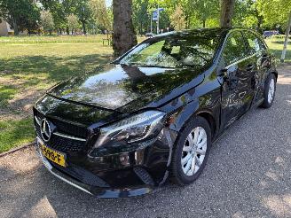 Coche accidentado Mercedes A-klasse 100 kW (136 PK)  2143 cc. 2017/7