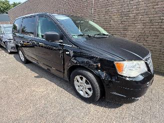 Schadeauto Chrysler Grand-voyager 120 kW (163 PK)  2768 cc. 2010/1