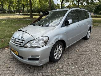 Coche accidentado Toyota Avensis-verso  2004/1