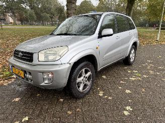 damaged passenger cars Toyota Rav-4  2001/1