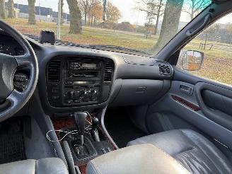 Toyota Landcruiser-100  picture 12