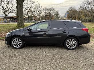 Toyota Auris Touring Sports  picture 2