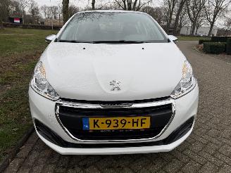 Peugeot 208  picture 8
