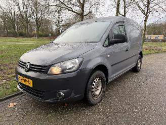 krockskadad bil auto Volkswagen Caddy  2013/1