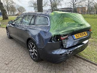 Volvo V-60  picture 3