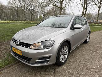 skadebil auto Volkswagen Golf  2013/1