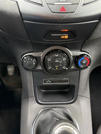 Ford Fiesta  picture 18