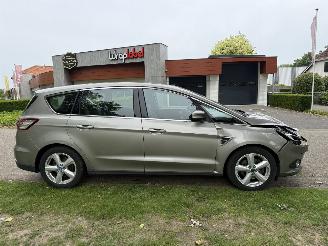 Ford S-Max  picture 6