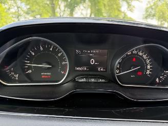 Peugeot 208  picture 16