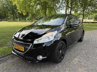 Schadeauto Peugeot 208  2013/1