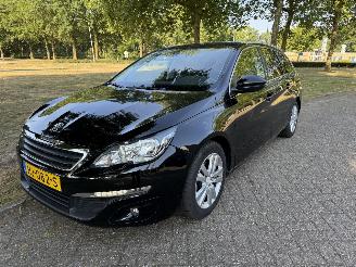 krockskadad bil auto Peugeot 308  2015/1