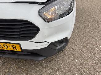 Ford Transit COURIER picture 11