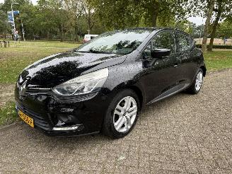 Schadeauto Renault Clio  2017/1