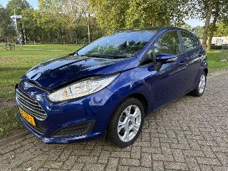 Vaurioauto  passenger cars Ford Fiesta  2016/1