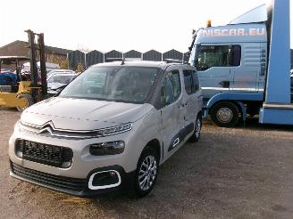 Damaged car Citroën Berlingo 1.2 New Multispace 2019/3