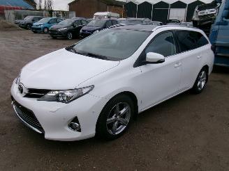 Toyota Auris Touring Sports 2.0 D4D  Touring Sports picture 2