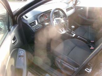 Renault Clio 1.0 Zen 5 Drs- HB picture 20