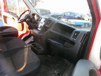 Peugeot Boxer 2.0 HDI Hoog-Comfort picture 19