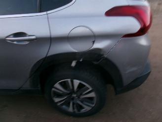 Peugeot 2008 1.2 Allure picture 14