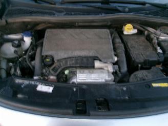 Peugeot 2008 1.2 Allure picture 26