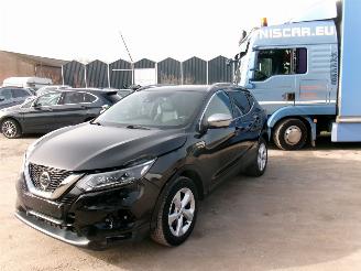 Damaged car Nissan Qashqai 1.2 Tekna 2018/6