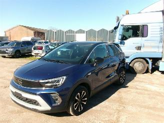Vaurioauto  passenger cars Opel Crossland 1.2 Elegance 2022/5