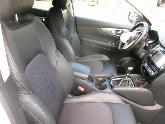Nissan Qashqai 1.2 Tekna - N-Connect picture 22