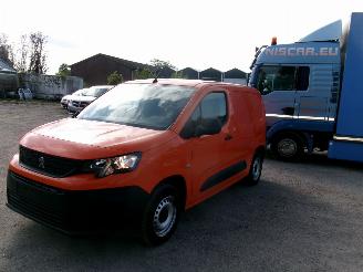 skadebil auto Peugeot Partner 1.6 HDI Pro 2019/4